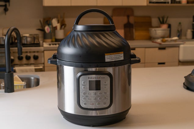 Best Pressure Cooker Under 100 Instant Pot Duo Crip Large 6 Qt