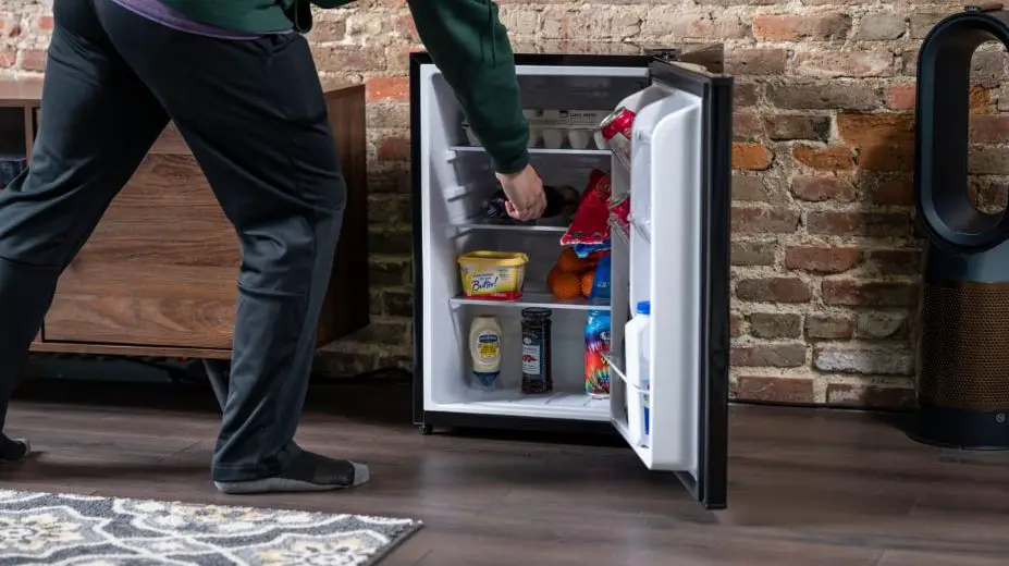 How Much Does A Mini-Fridge Weighs?