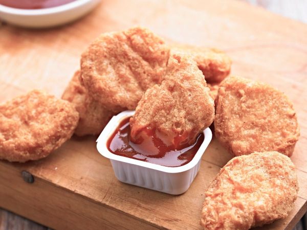 chicken nuggets with ketchup 