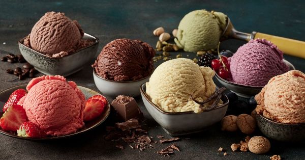 Assorted-Gelato-Ice-Cream-with-Berries-Chocolate-and-Pistachio